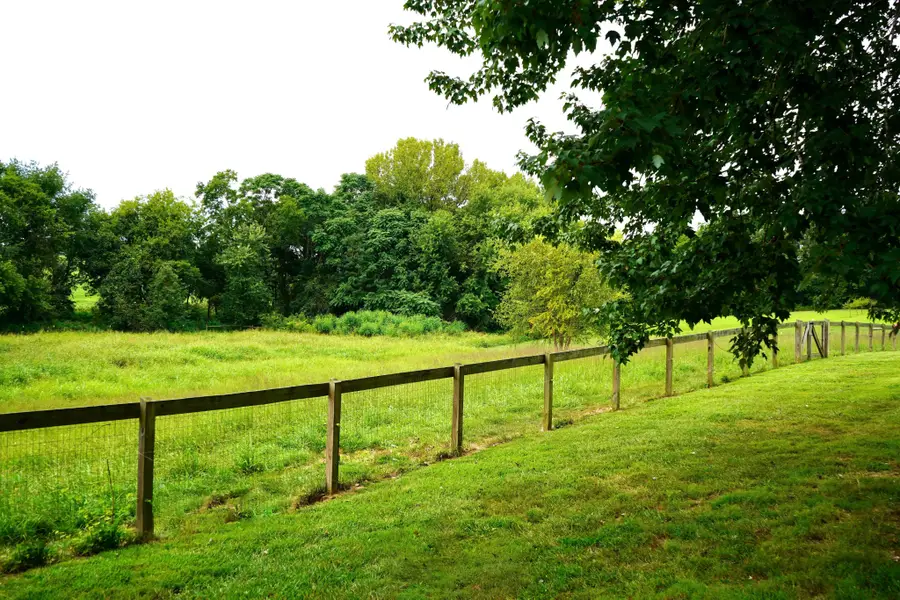 3569 Pinson School Rd, Springfield, TN 37172 - #2