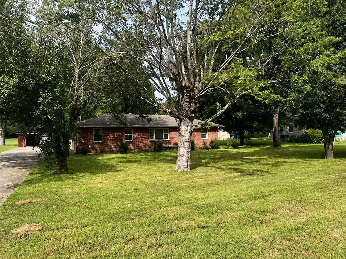372 Main St S, Brush Creek, TN 38547 - #1