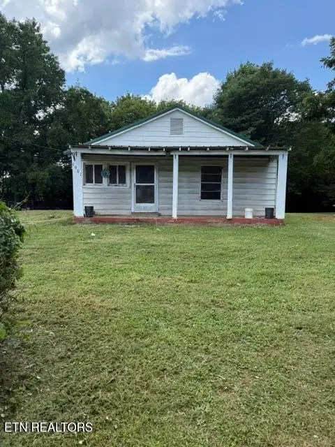 1901 Palos St, Athens, TN 37303