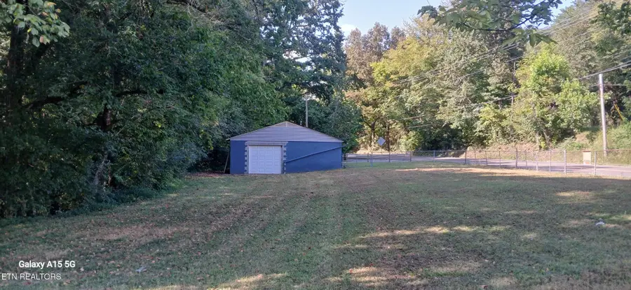 2405 Clearwater Rd, Athens, TN 37303 - #2