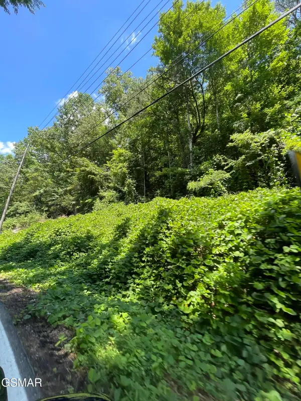 1 Pittman Center Road, Sevierville, TN 37876