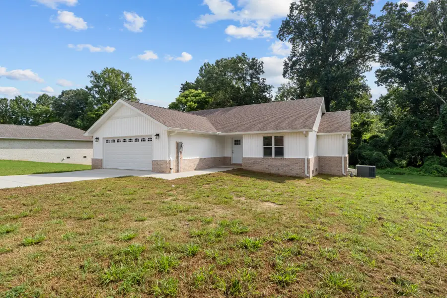 55 Hillcrest Dr, Bruceton, TN 38317 - #2