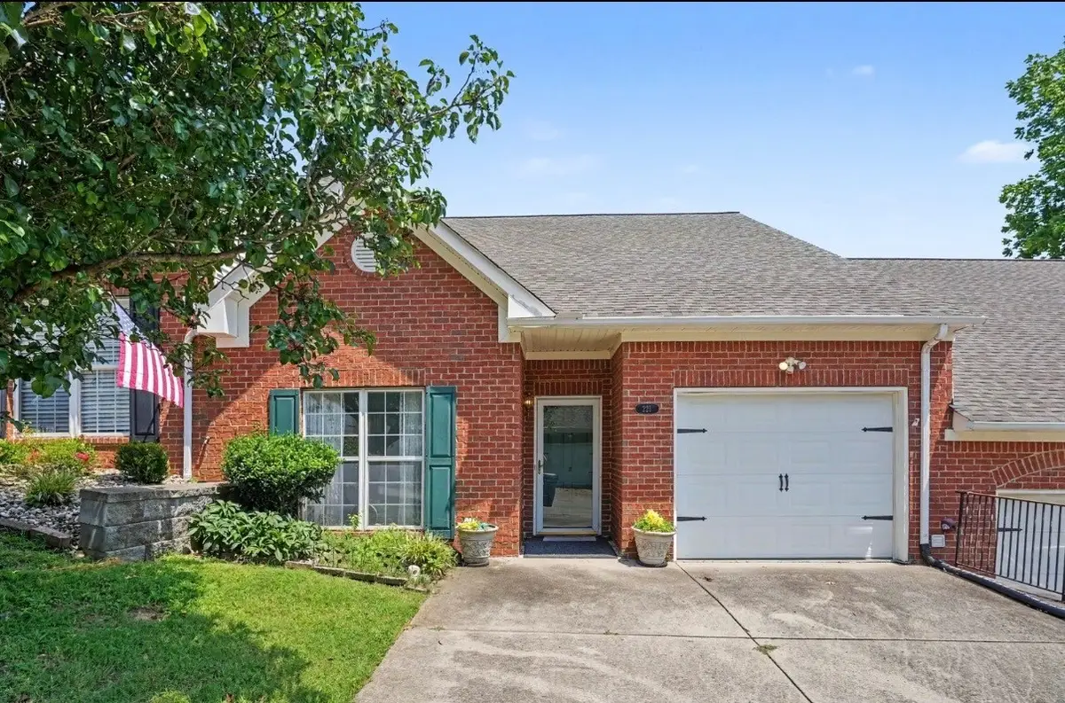 221 Wyndom Ct, Goodlettsville, TN 37072 - #1