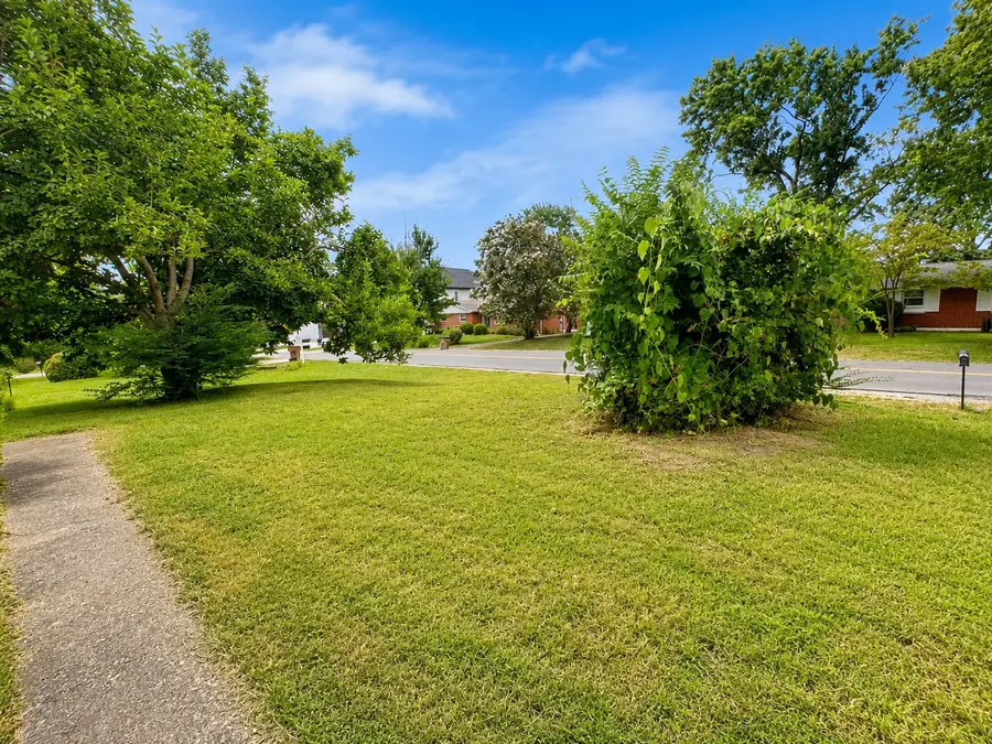 6413 Premier Dr, Nashville, TN 37209 - #3