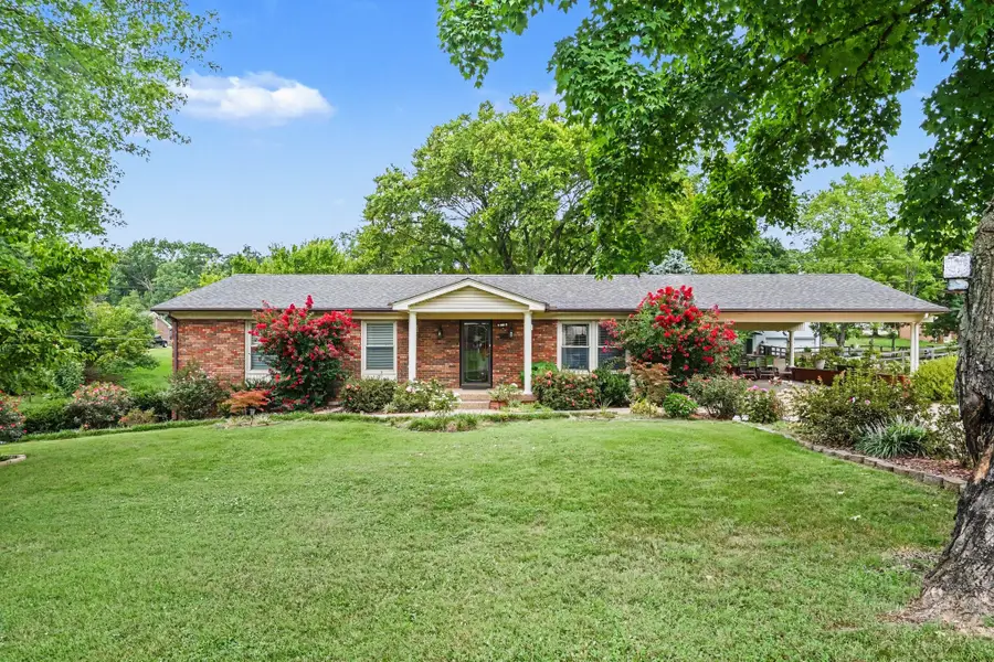2310 Beechwood Dr, Springfield, TN 37172 - #2