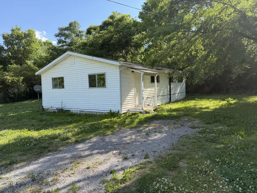 308 Preacher Rd, Charlotte, TN 37036 - #3