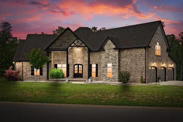 1161 Reda Dr, Clarksville, TN 37042