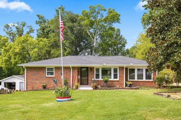 123 Forest Retreat Rd, Hendersonville, TN 37075