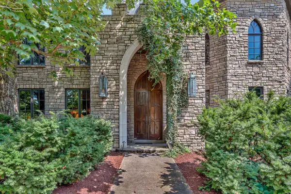 1108 Belle Meade Blvd, Nashville, TN 37205