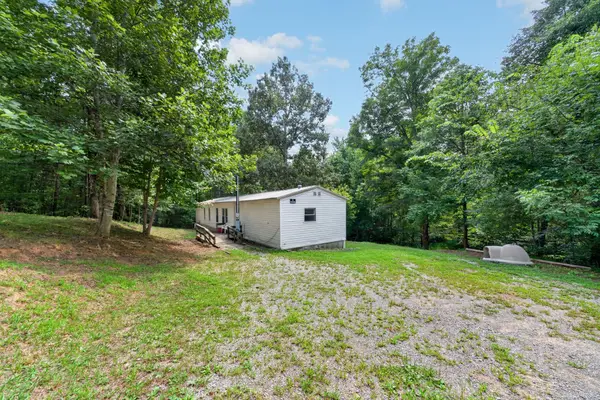 1420 Poss Rd, Smithville, TN 37166