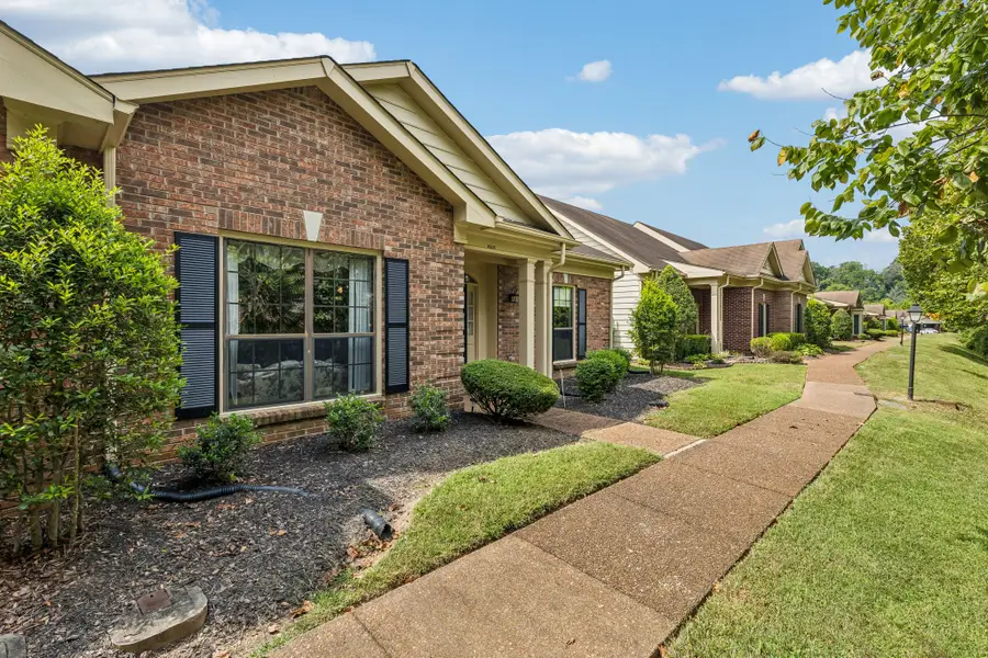 8505 Sawyer Brown Rd, Nashville, TN 37221 - #3