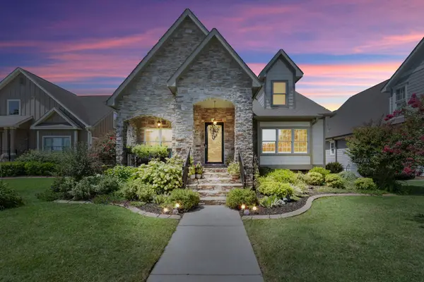 8961 Gentle Mist Cir, Ooltewah, TN 37363