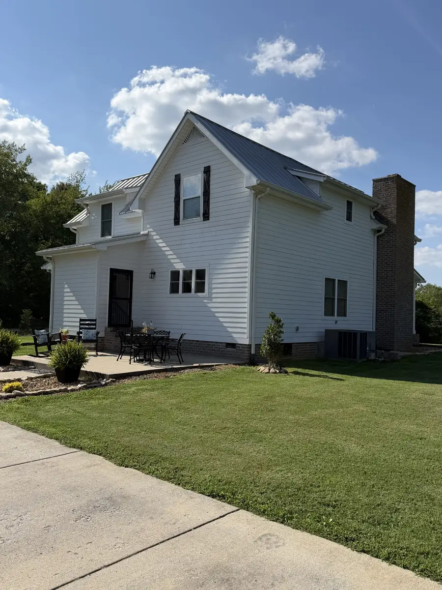 808 Clearview Rd, Cottontown, TN 37048 - #2