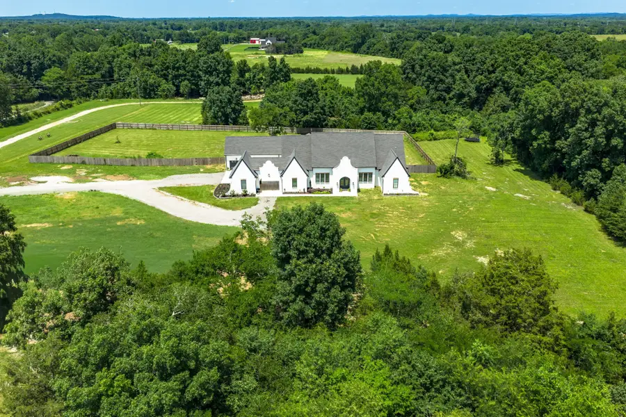 4035 Christiana Hoovers Gap Rd, Christiana, TN 37037 - #2