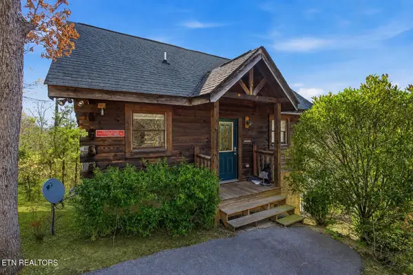 570 Country Oaks Drive, Pigeon Forge, TN 37863