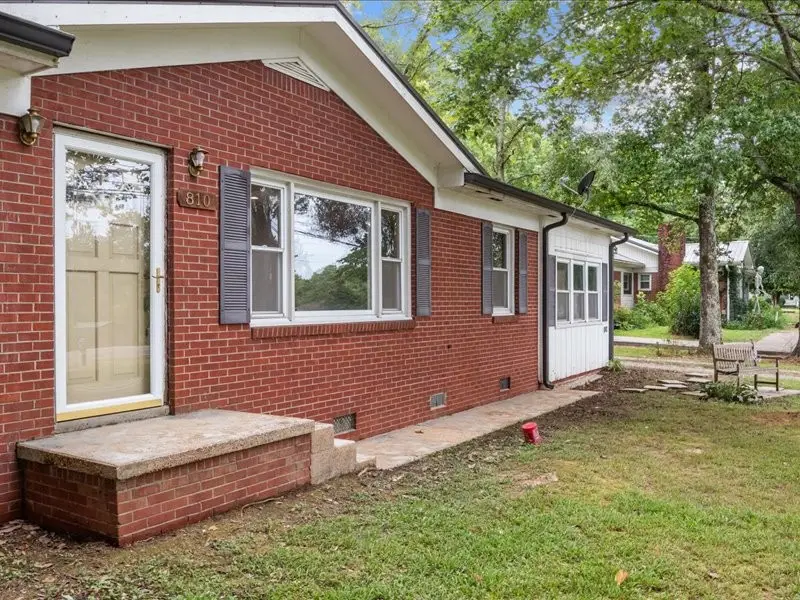 810 W Main St, Waverly, TN 37185 - #3
