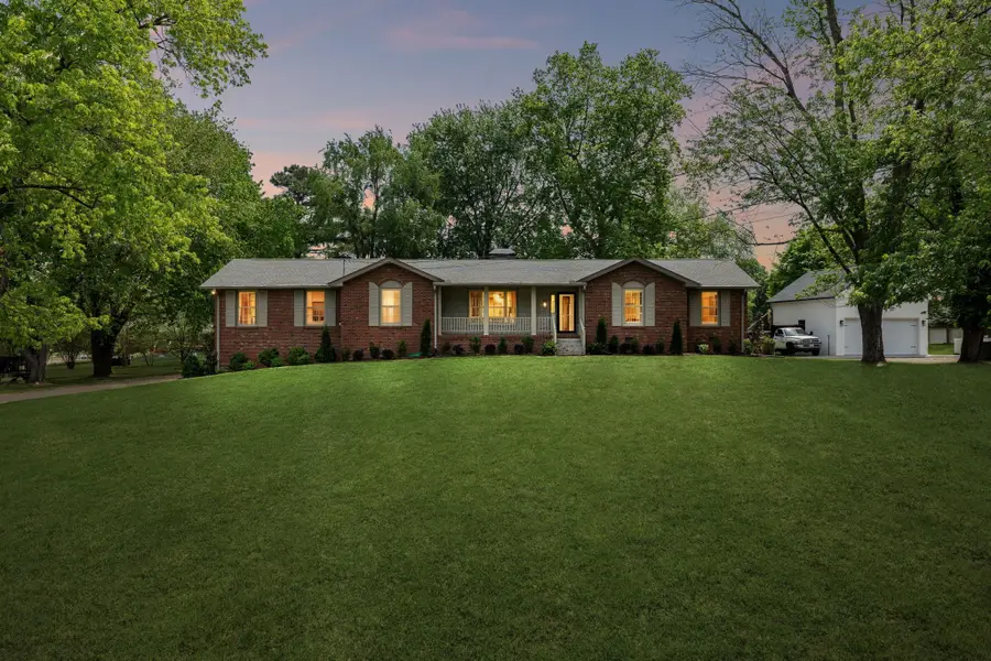 281 Lake Terrace Dr, Hendersonville, TN 37075 - #2