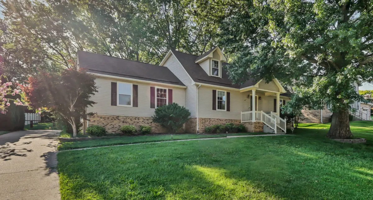 1025 Hillshire Dr, Clarksville, TN 37043 - #1