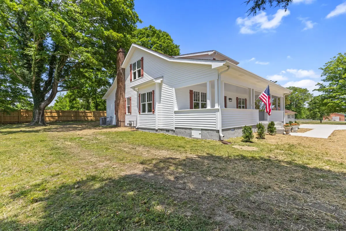 3217 Church St, Burns, TN 37029 - #1