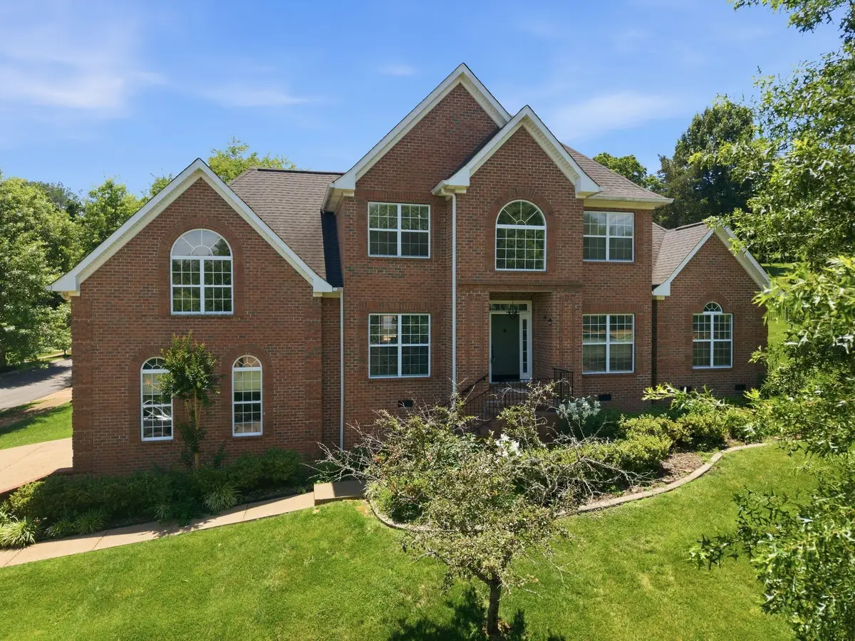 1046 Island Brook Dr, Hendersonville, TN 37075 - #1