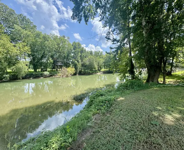 815 Leisure Lane, Linden, TN 37096