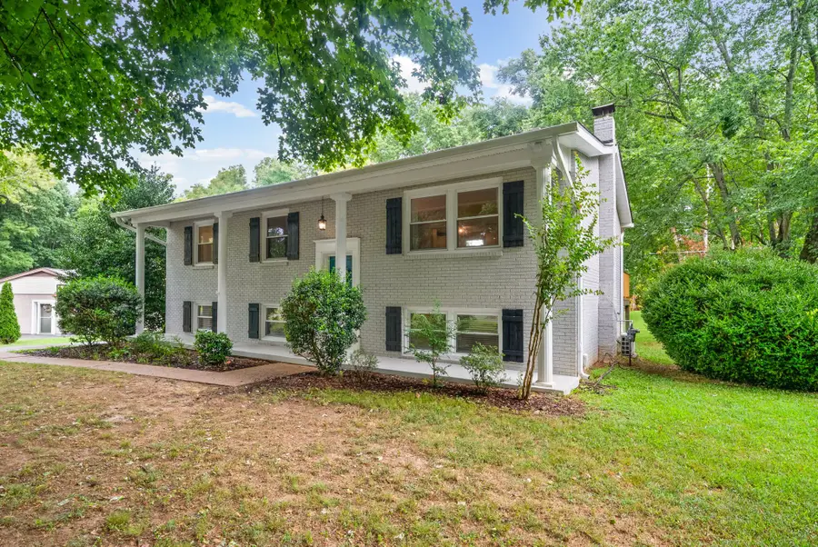 573 Rosehill Dr, Clarksville, TN 37042 - #2