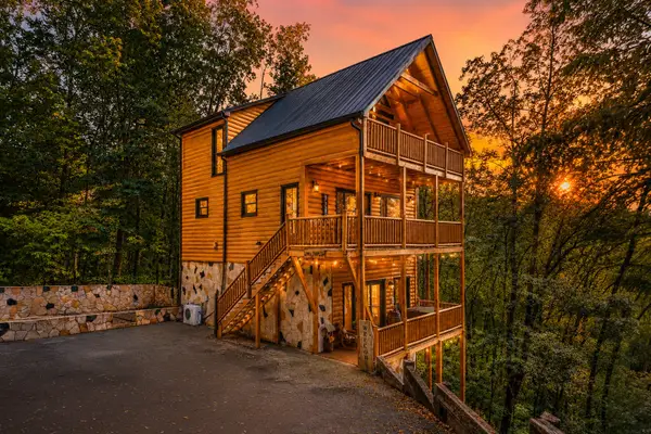 2184 Spence Mountain Loop, Sevierville, TN 37876