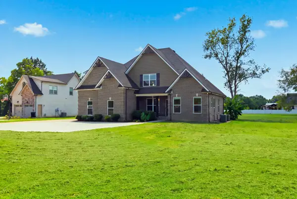 2187 Twin Oak Dr, Murfreesboro, TN 37130