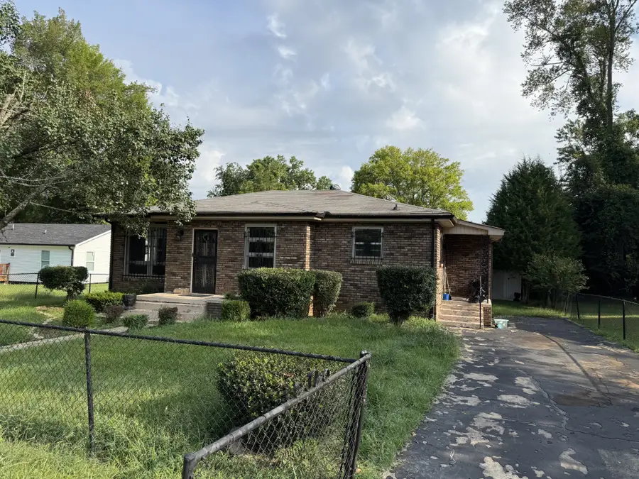 1205 Poplar St, Clarksville, TN 37040 - #2