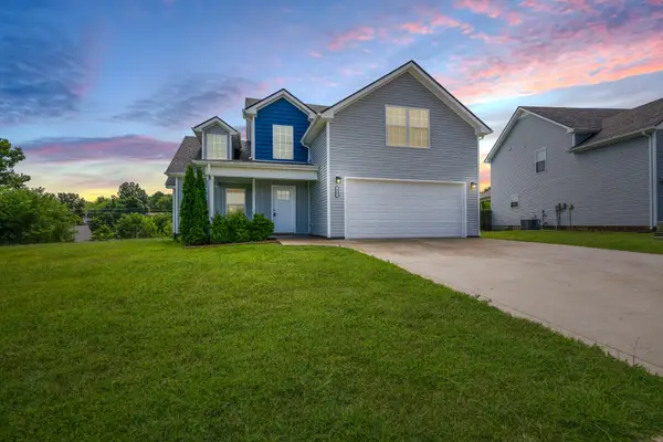 457 Woodtrace Dr, Clarksville, TN 37042