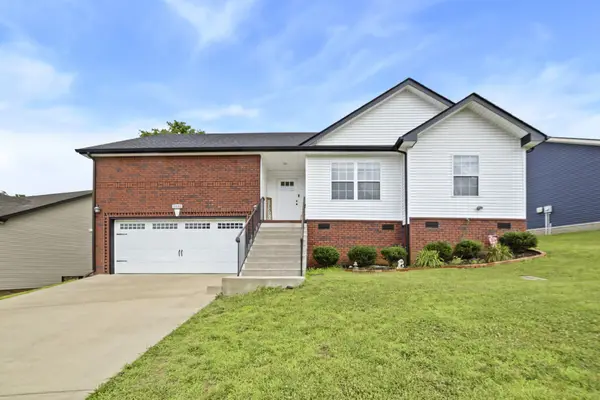 1132 Racker Dr, Clarksville, TN 37043