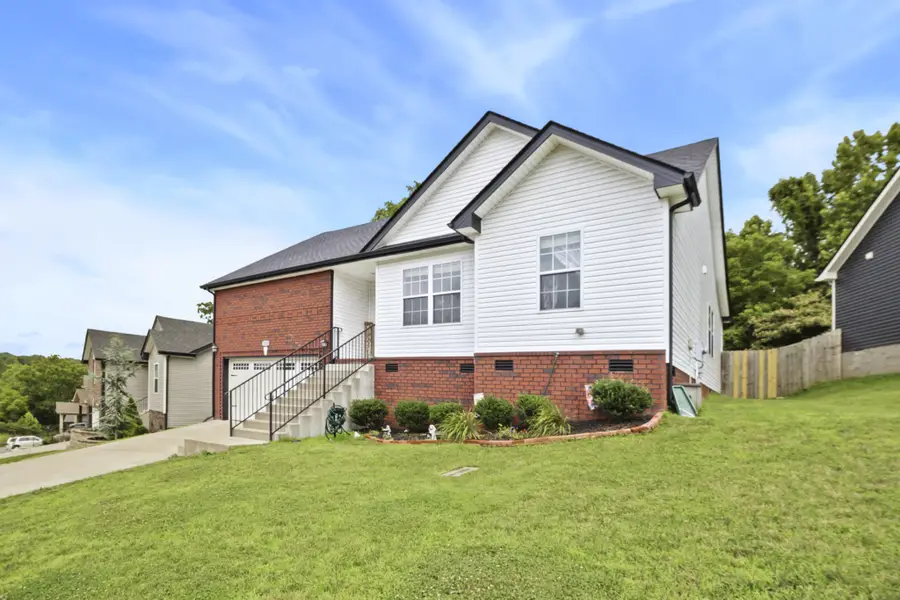 1132 Racker Dr, Clarksville, TN 37043 - #2