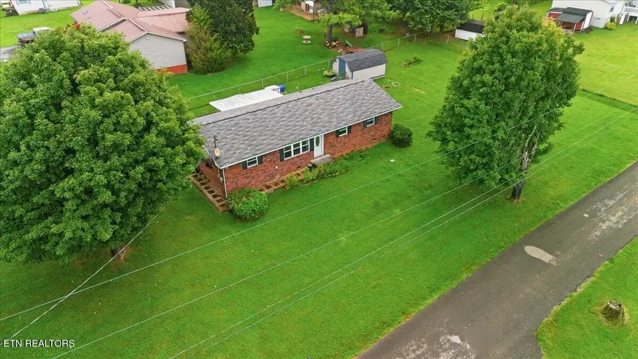 3334 Oak Ave, Strawberry Plains, TN 37871 - #2