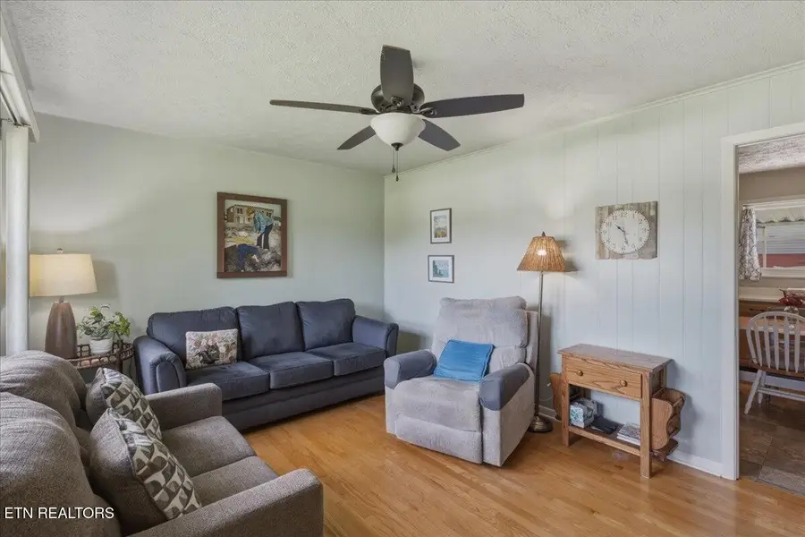 3334 Oak Ave, Strawberry Plains, TN 37871 - #3