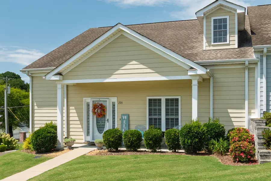 226 James Longstreet Blvd, Fayetteville, TN 37334 - #2