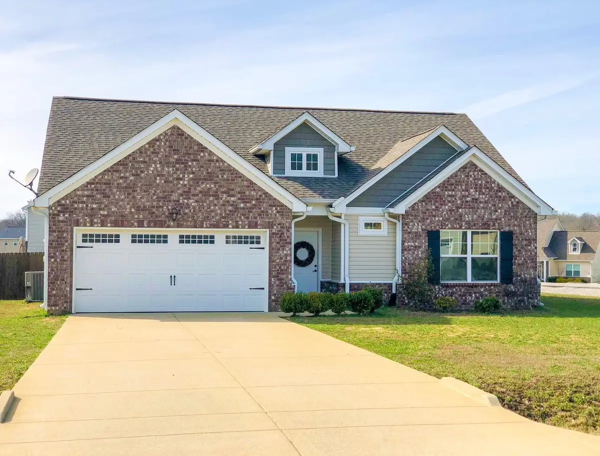 211 Wyburn Pl, Burns, TN 37029 - #1