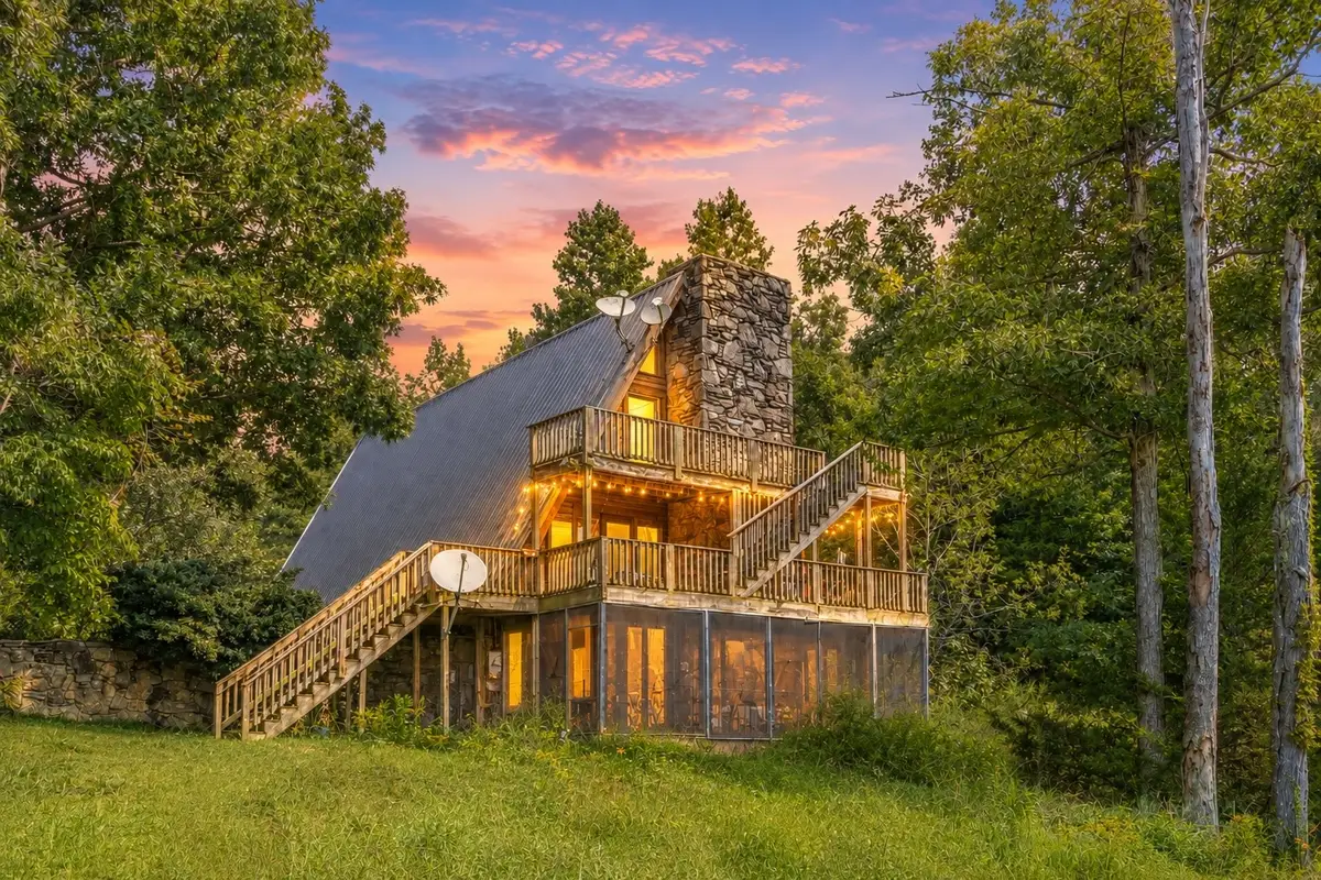 156 Tracy Rd, Hohenwald, TN 38462 - #1