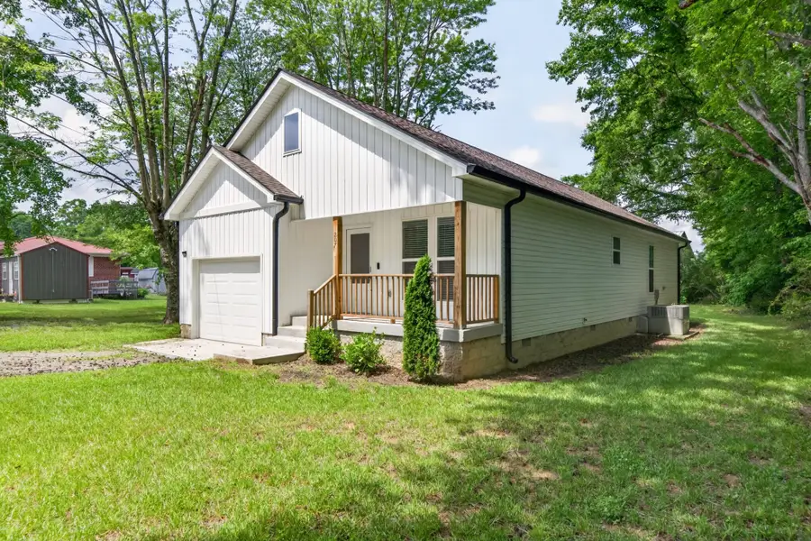207 Lincoln St, Smithville, TN 37166 - #2