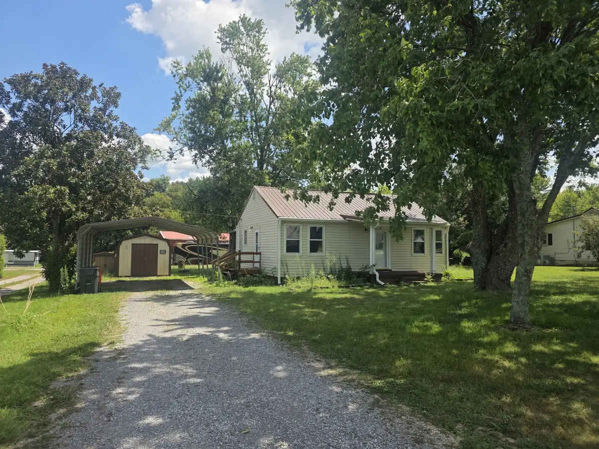 732 New Deal Potts Rd, Cottontown, TN 37048 - #1
