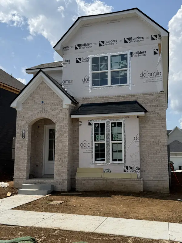 162 Oasis Dr, La Vergne, TN 37086