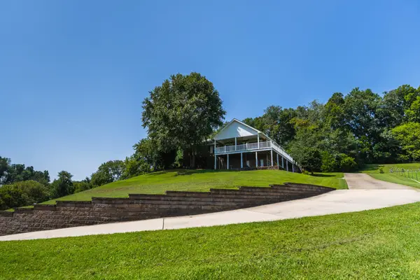 196 General Breckinridge Ln, Beechgrove, TN 37018