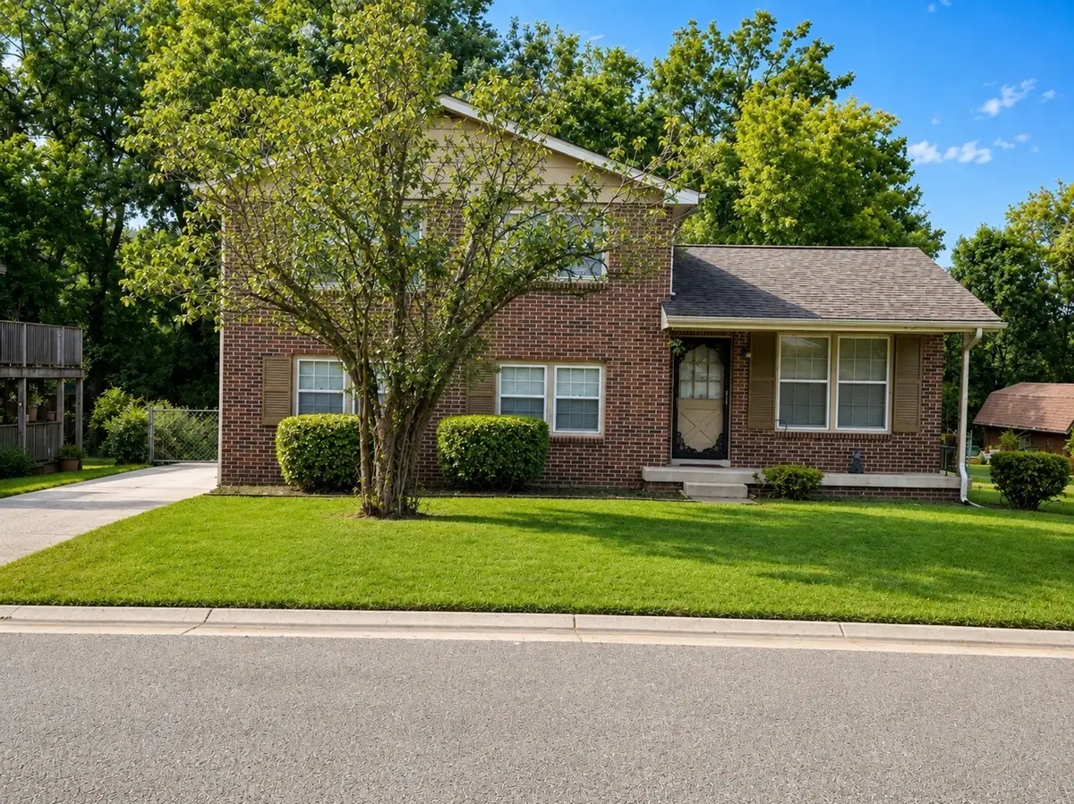3024 Sunnyview Dr, Nashville, TN 37218 - #1