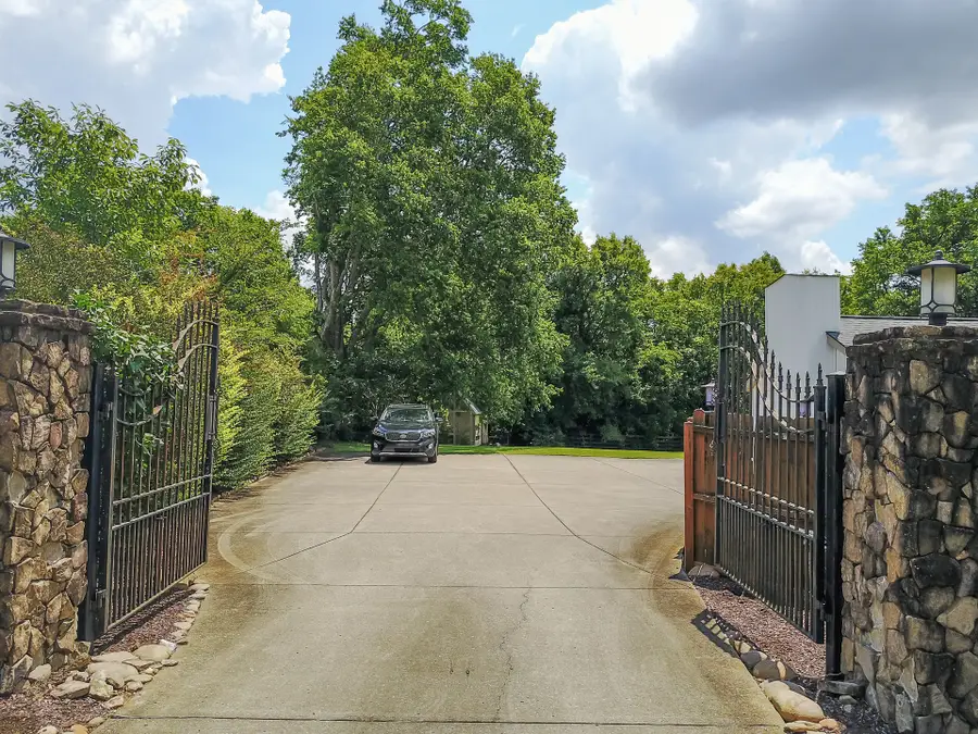 1751 Old Hillsboro Rd, Franklin, TN 37069 - #3