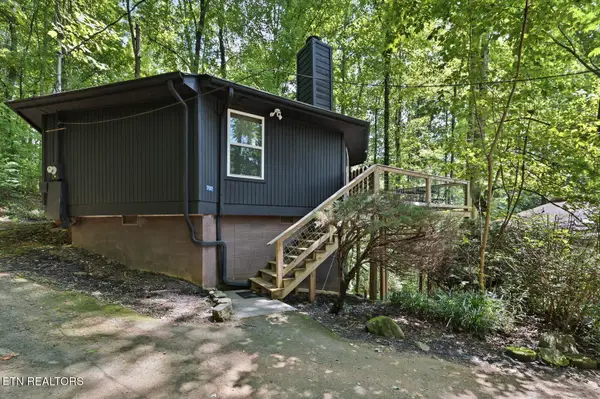 707 Maple Court, Gatlinburg, TN 37738