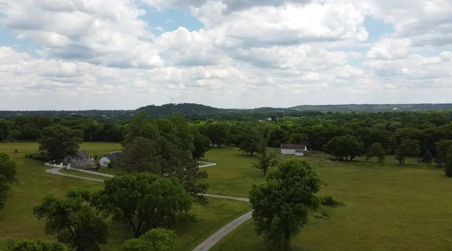 6218 Cayce Ln, Columbia, TN 38401 - #3