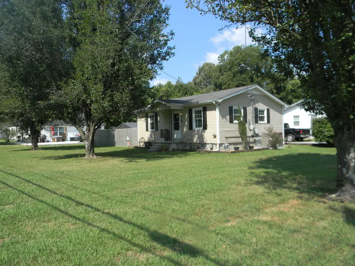 1119 E Grundy St, Tullahoma, TN 37388 - #1