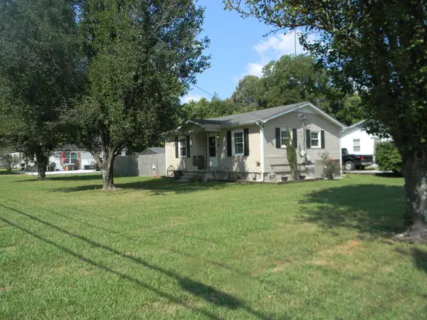 1119 E Grundy St, Tullahoma, TN 37388