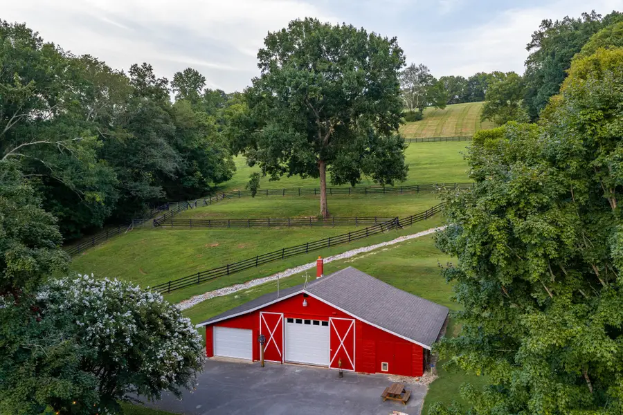 4118 Leipers Creek Rd, Williamsport, TN 38487 - #3