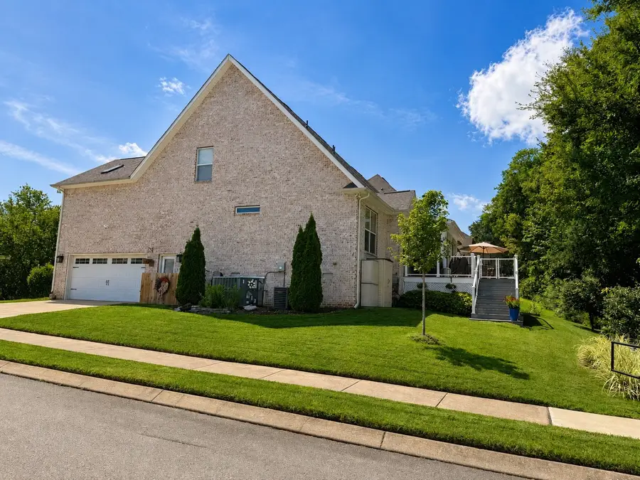 1027 Nealcrest Cir, Spring Hill, TN 37174 - #2