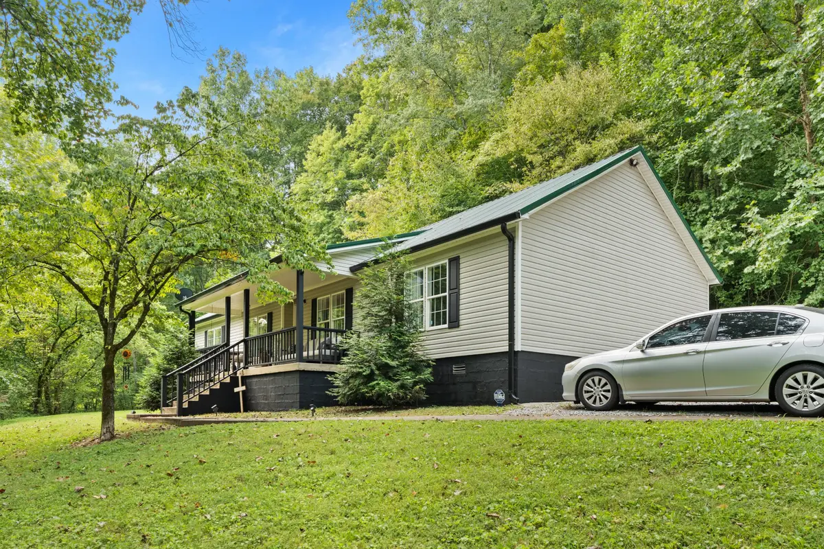 6461 Vestal Hollow Rd, Santa Fe, TN 38482 - #1